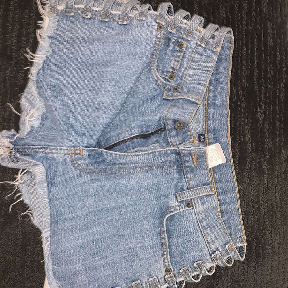 ⭐️⭐️CARMAR JEAN SHORTS w/ open on the sides⭐️⭐️